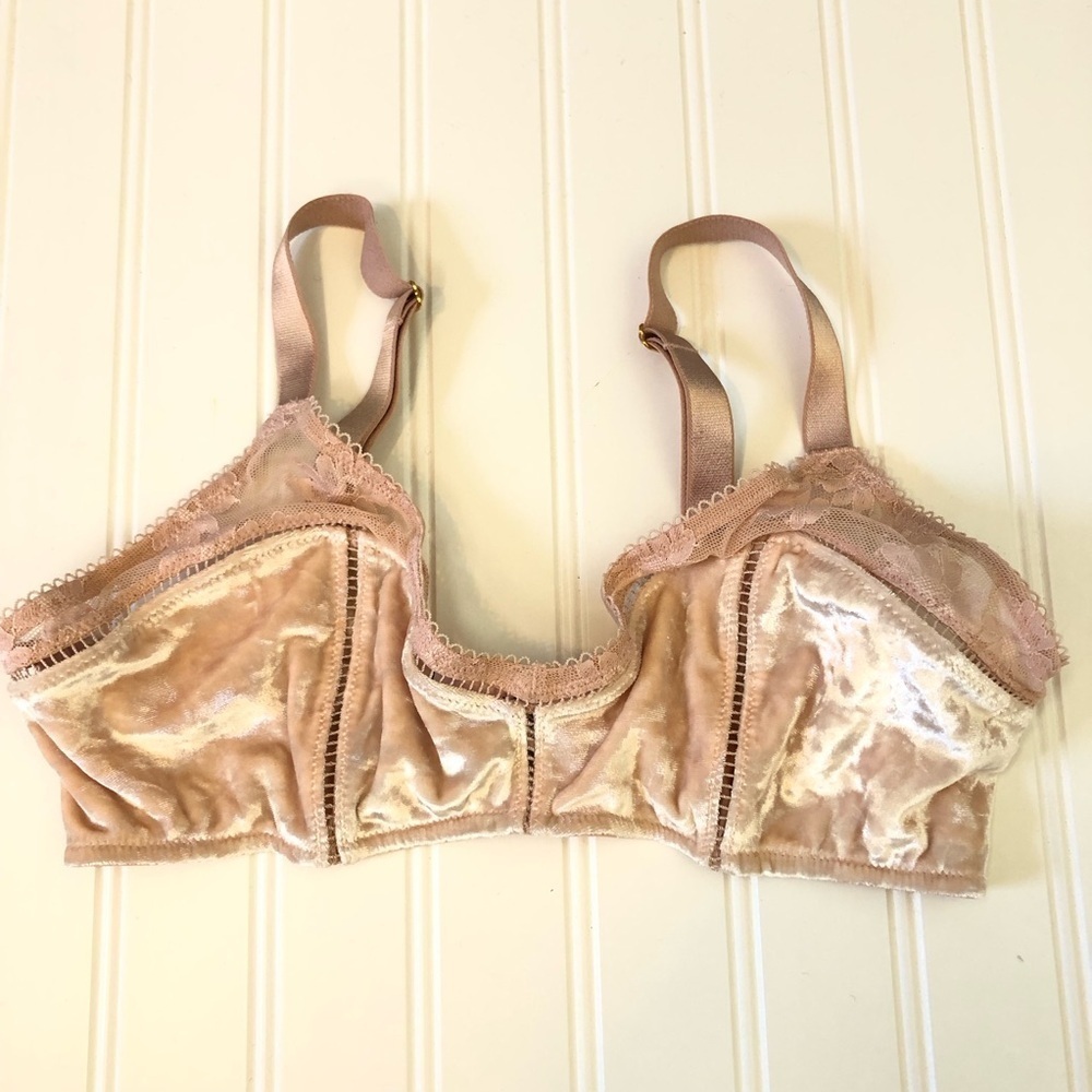 Victoria’s Secret Soft Pink Crushed Velvet Velour Bralette Bra size Medium